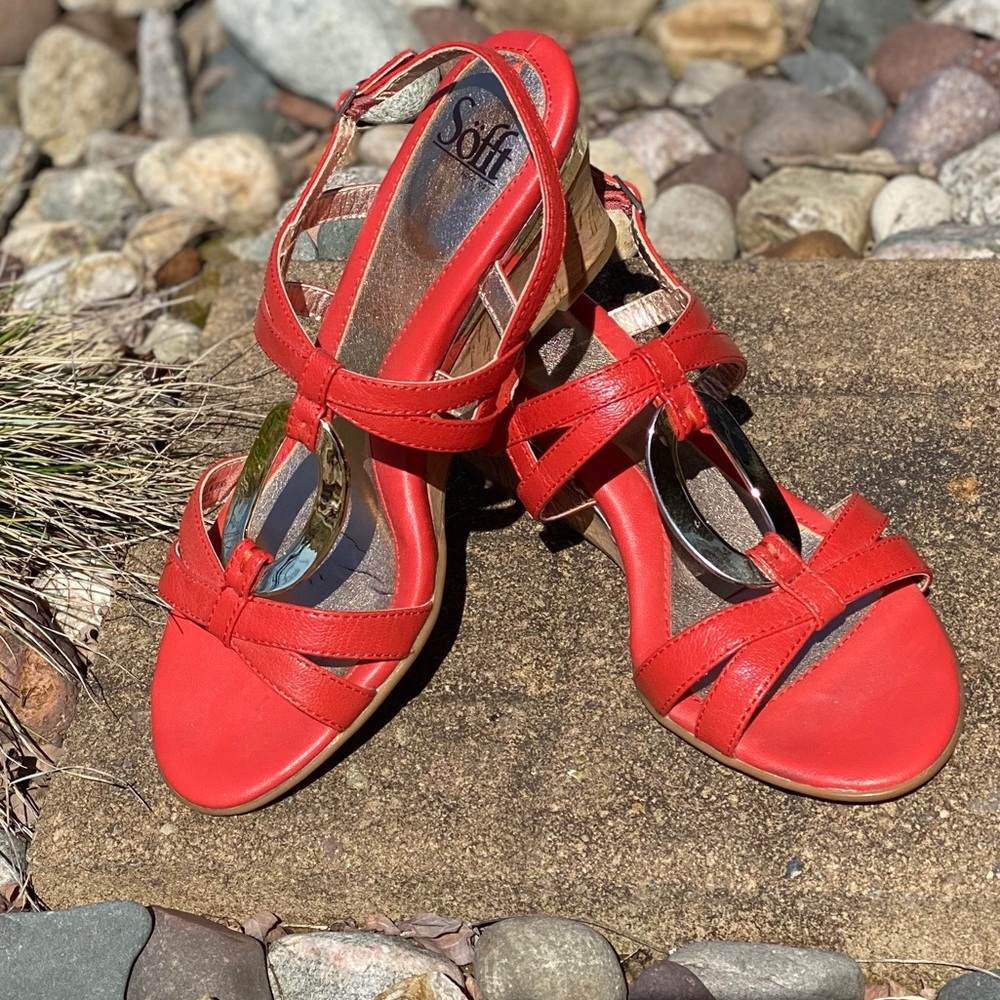 🎉HP🎉 Söfft Wedge Sandals WSz8 Red-Orange